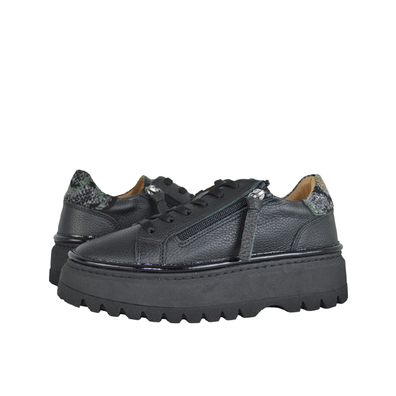 კედი Molly Bessa