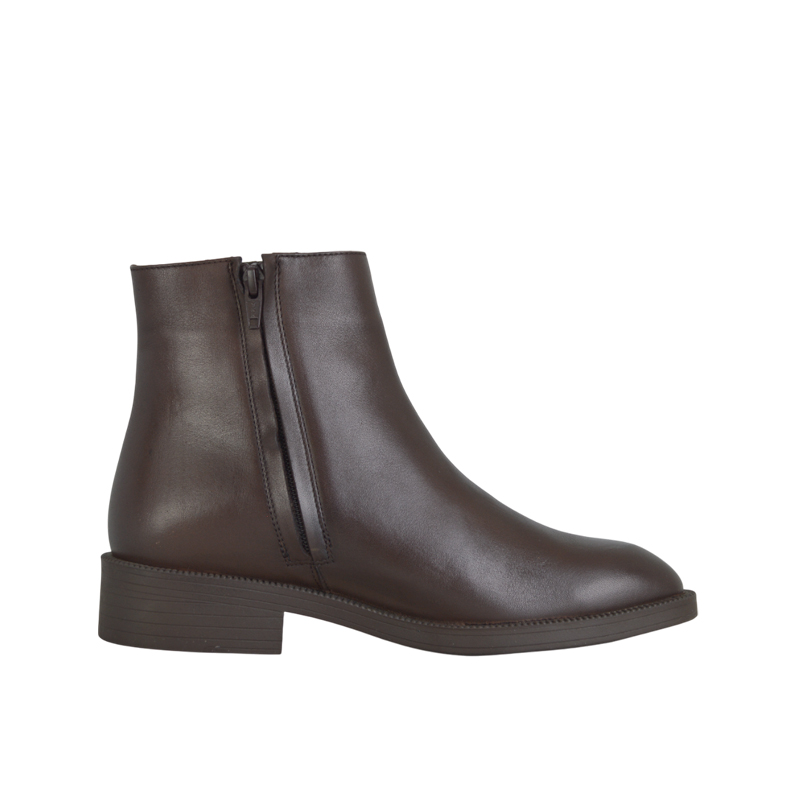 შუზი Molly Bessa