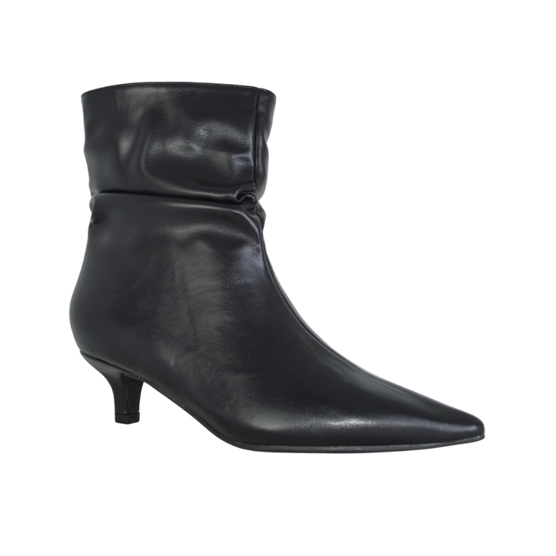 შუზი CLAUDIA GHIZZANI