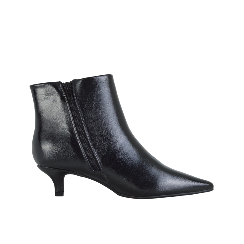 შუზი CLAUDIA GHIZZANI