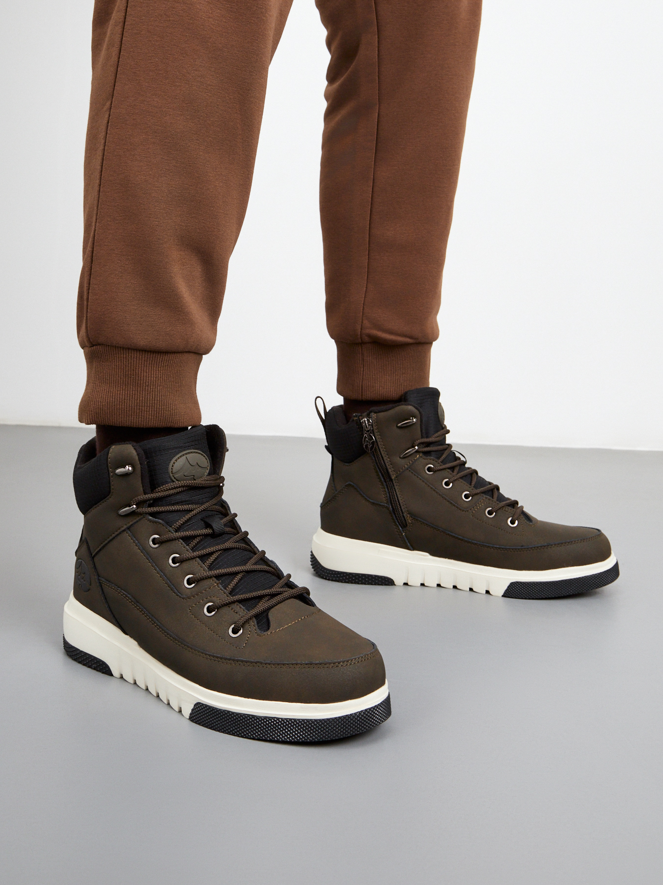 შუზი GRUNBERG